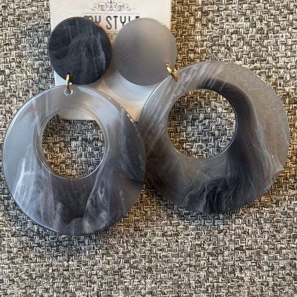 Gray Marble Statement Earrings-pierced
(New) - Picture 6 of 6